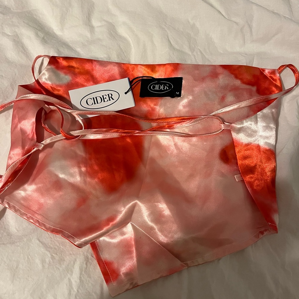 Cider tie in back top